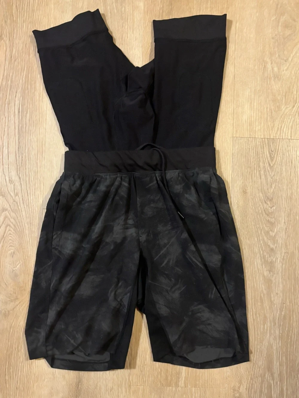 lululemon athletica Men’s Black Marbled Athletic Shorts